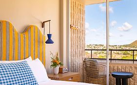 Wayfinder Waikiki - Voted Top 10 Best Hotels in Hawaii!